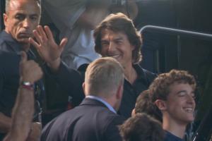 星空体育官网-巨星来观战！汤姆-克鲁斯现身巴黎vs国米现场