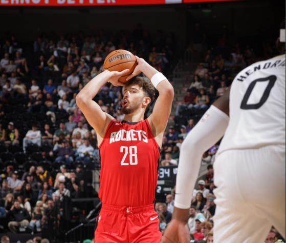 星空体育平台-减重变壮！火箭版约基奇17+4+4很稳，冲2.24亿顶薪