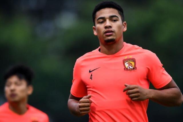 星空体育-【问答】国足归化什么类型的球员更靠谱？